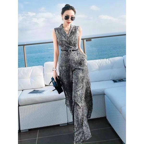 Jumsuits lụa cổ vest