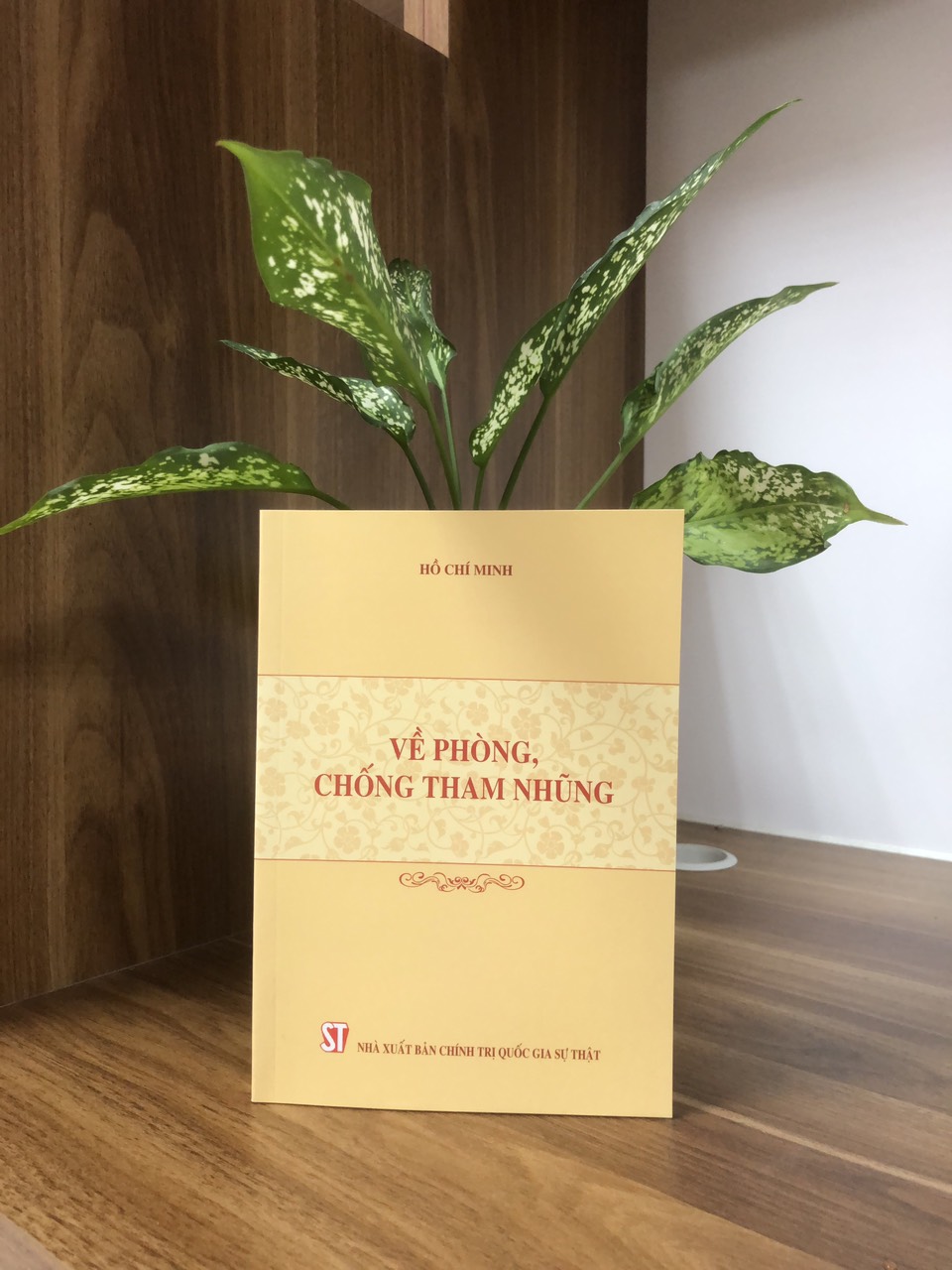 Về phòng, chống tham nhũng
