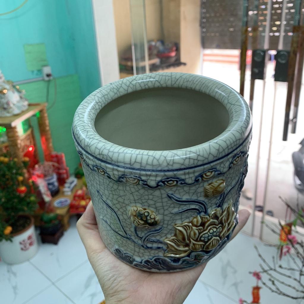 Bát hương rạn đắp nổi sen