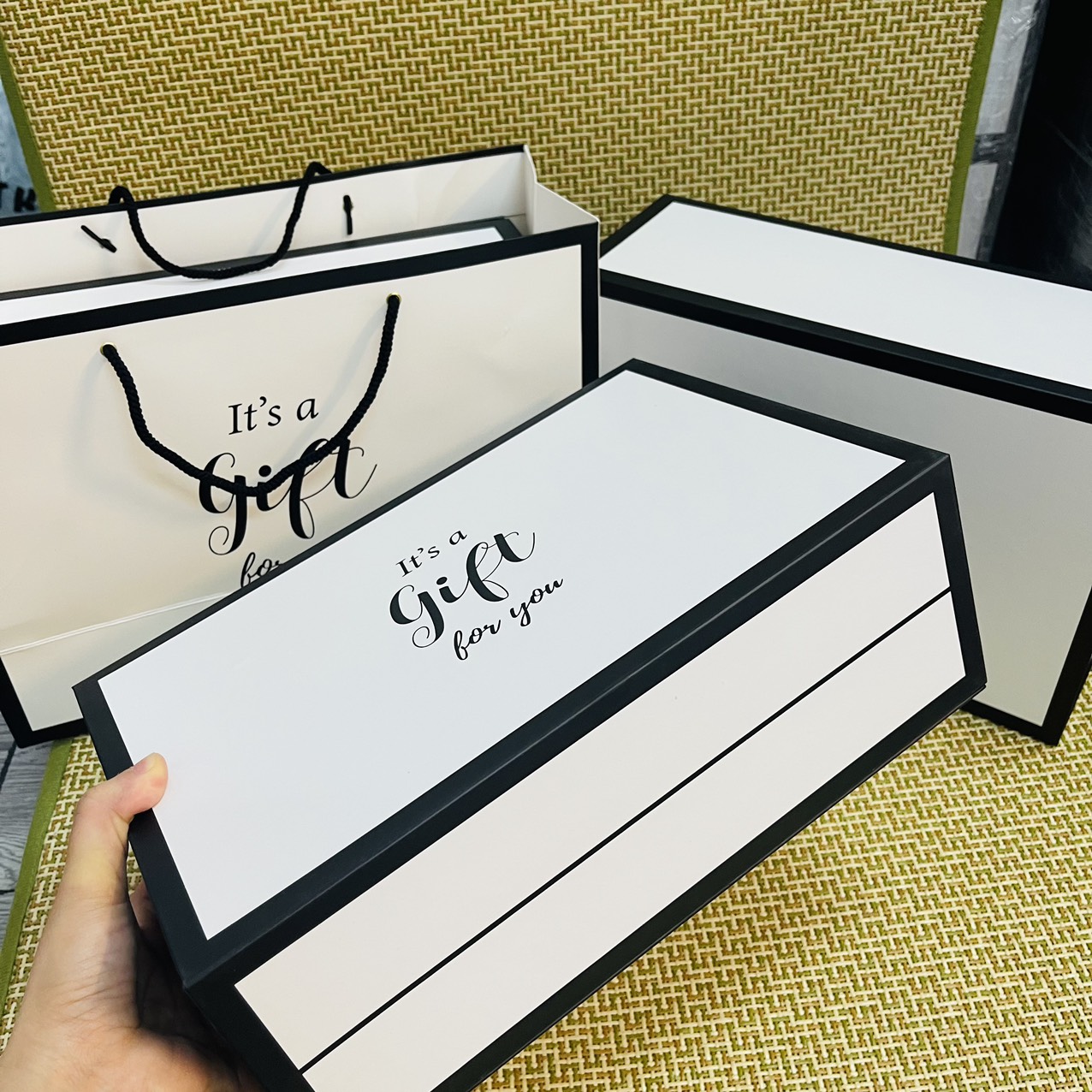 Hộp túi quà size to Gift for you, thiết kế sang trọng, kích thước lớn đựng giày, quần áo, túi xách, hộp quà bất ngờ