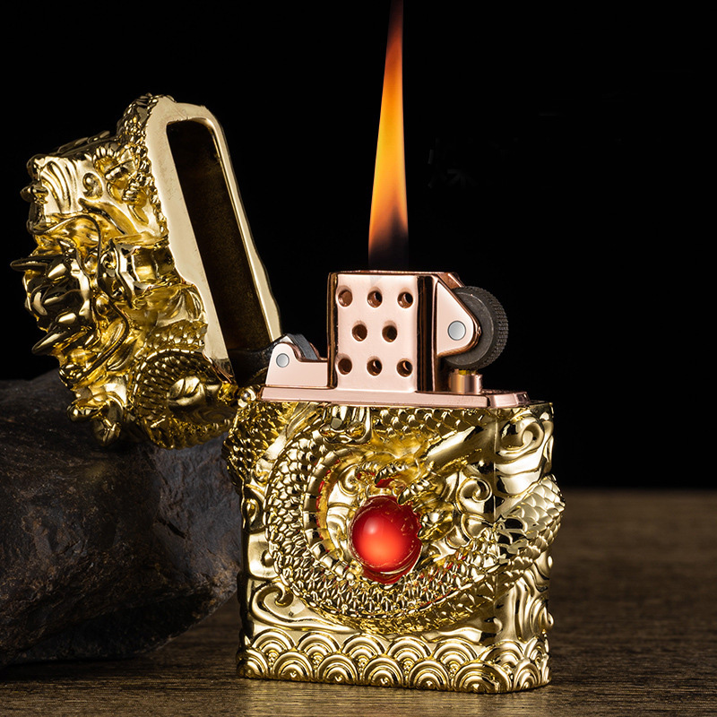 Bật Lửa Zippo Rồng Cẩn Ngọc Đỏ – Xài Xăng