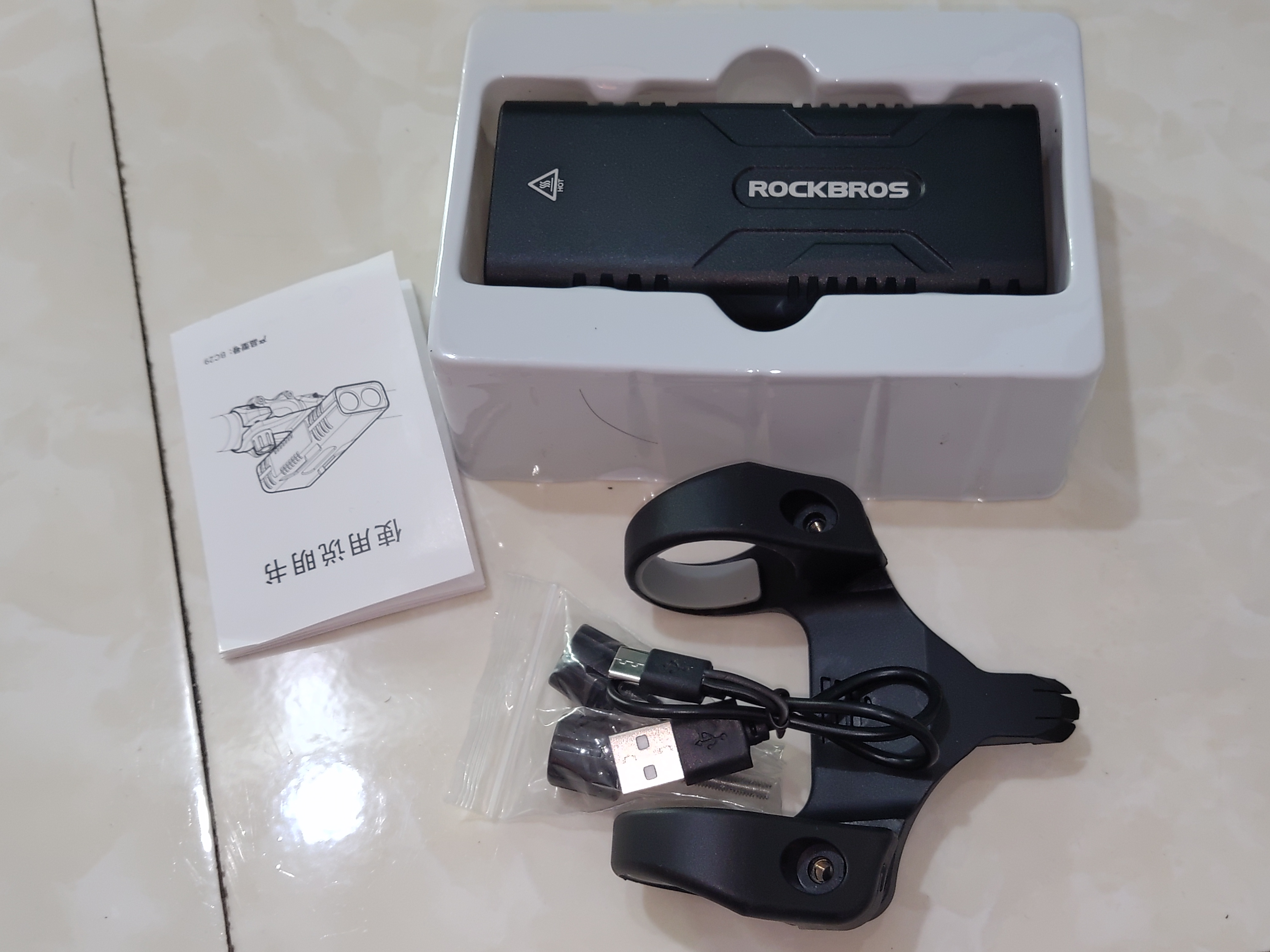 Đèn pha xe đạp rock-bros BC29-800lm. Pin 10.000mah siêu sáng