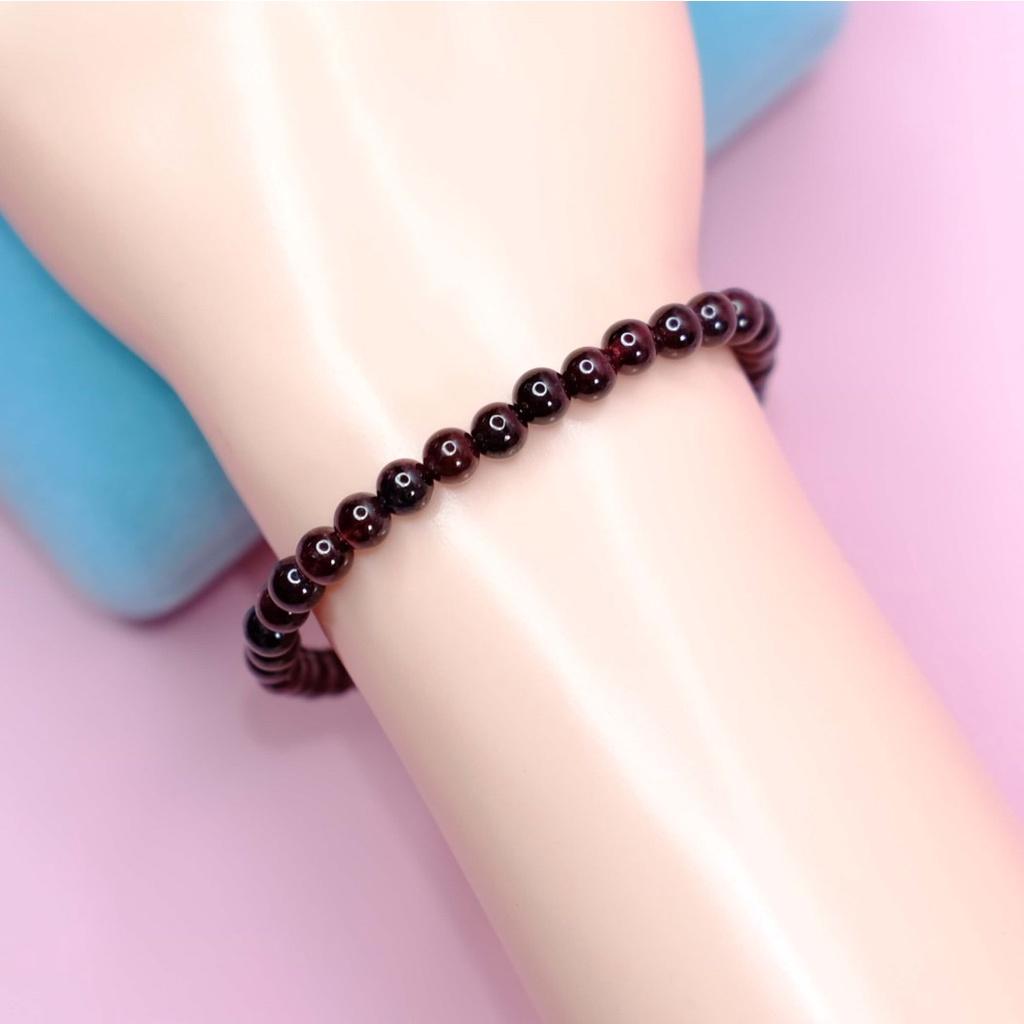 Vòng tay ngọc hồng lựu 6li UPCARA