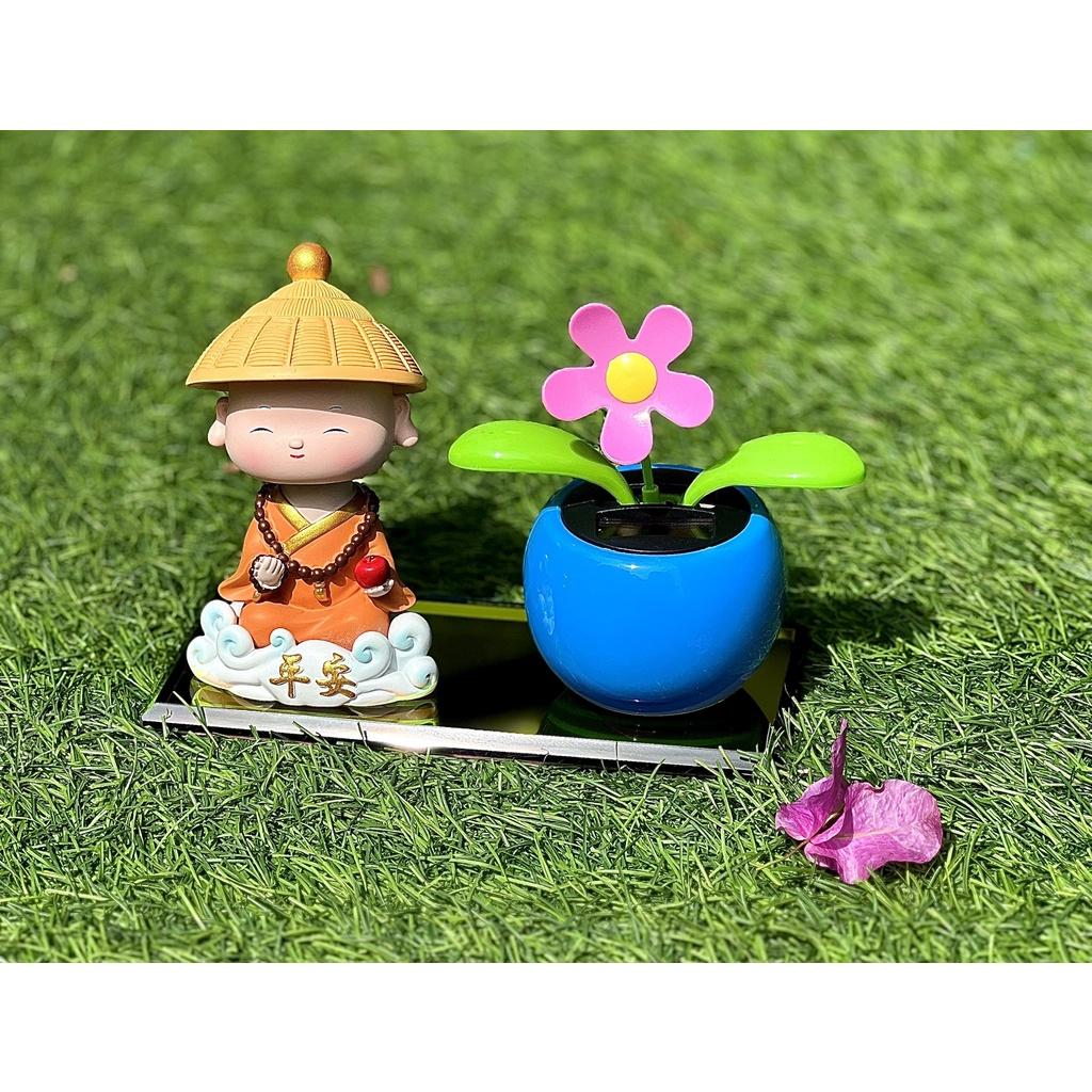 Tượng nước hoa chú tiểu gật đầu dễ thương trang trí xe hơi, ô tô
