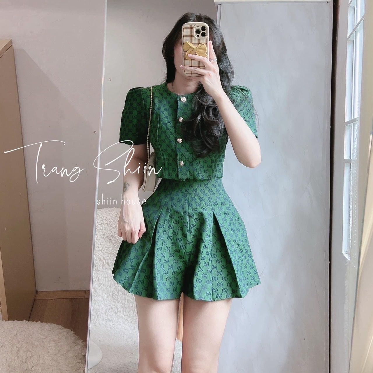 SET ÁO CROPTOP SƠ MI SUÔNG KHÔNG CỔ HỌA TIẾT + QUẦN GIẢ VÁY NGẮN XÒE XẾP LY LƯNG CAO ỐNG RỘNG DẠO PHỐ DỰ TIỆC ĐI BIỂN