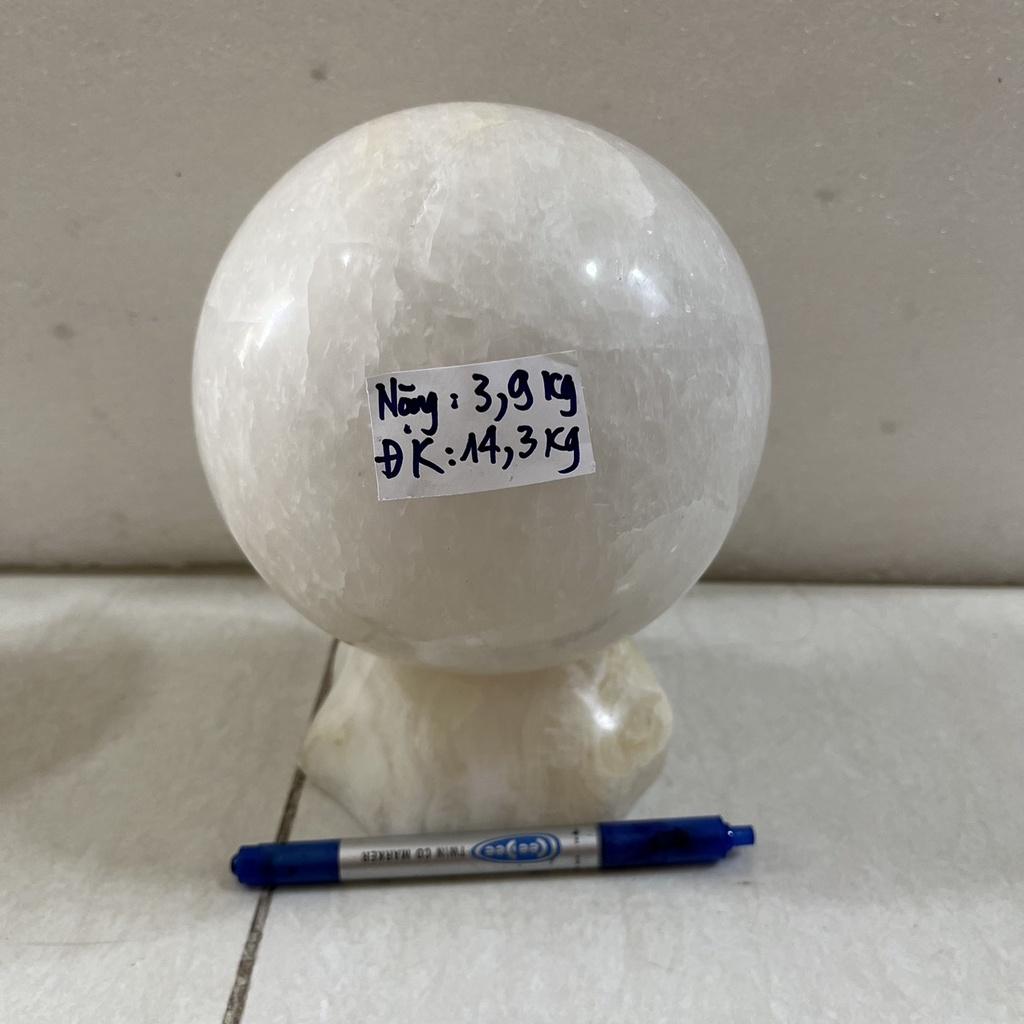 Cầu bi phong thủy đá thạch trắng trong đường kính 5-15 cm có đế