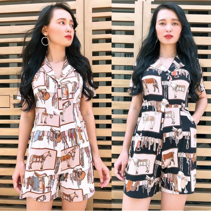 Hình ảnh Jumpsuit ngắn cổ vest, vải mịn mát, họa tiết đẹp 