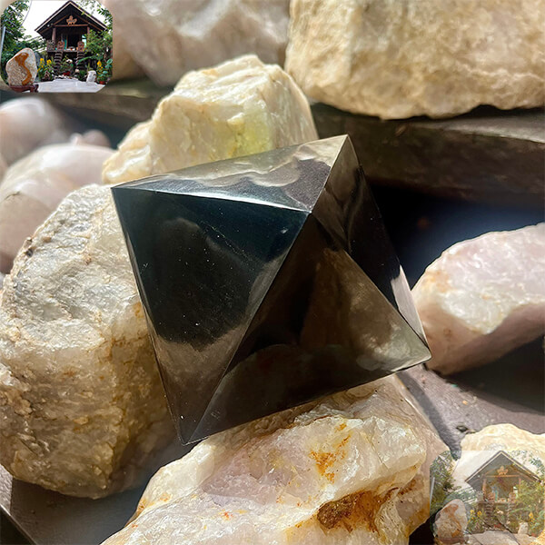 Kim tự tháp đá bồ kết đen NHA SAN T640 Món quà phong thủy tuyệt vời - 1.02kg