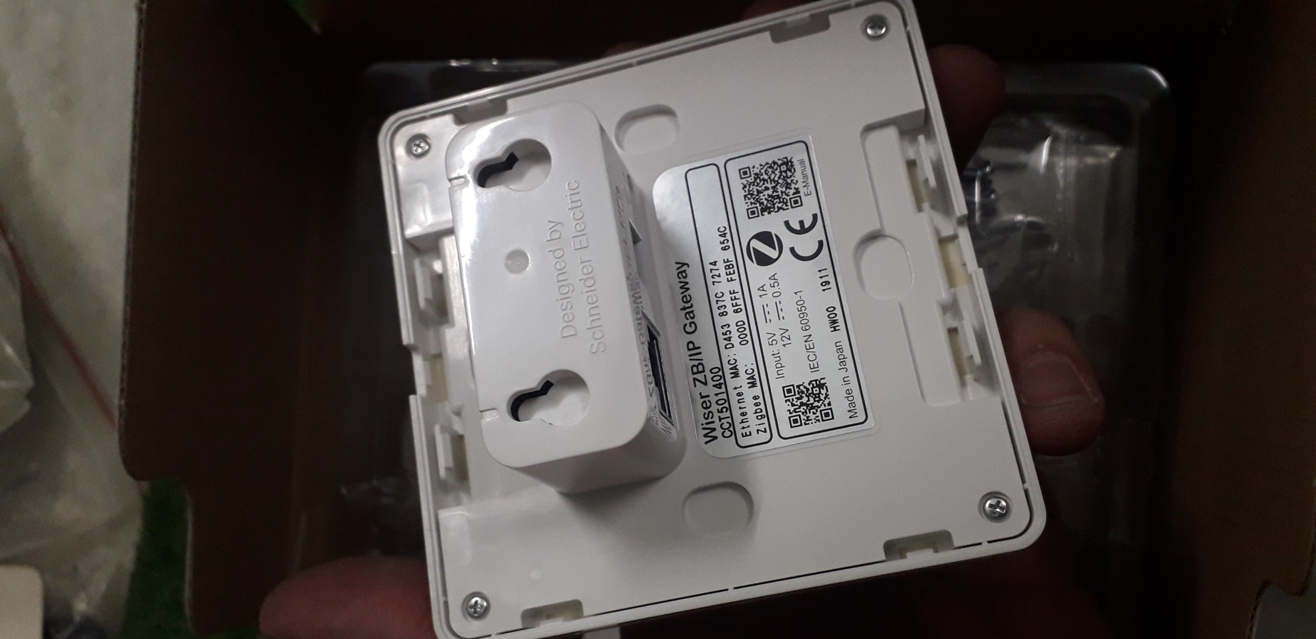 Bộ Điều khiển kết nối trung tâm CCT501400 Schneider ZigBee IP Gateway, RJ45/WiFi