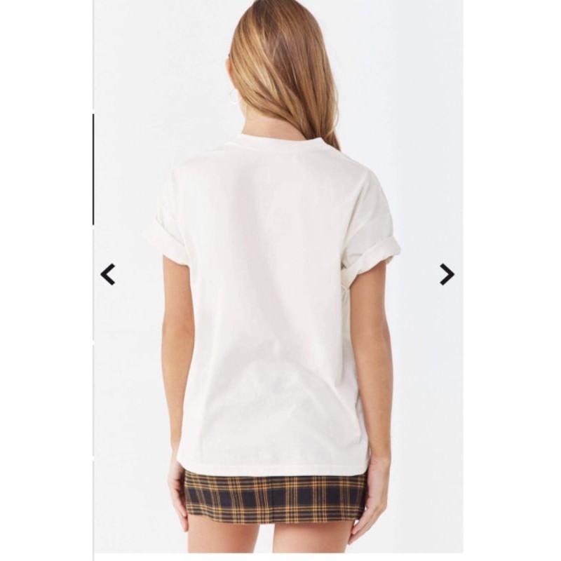 Áo thun trắng in hình hiêu F21