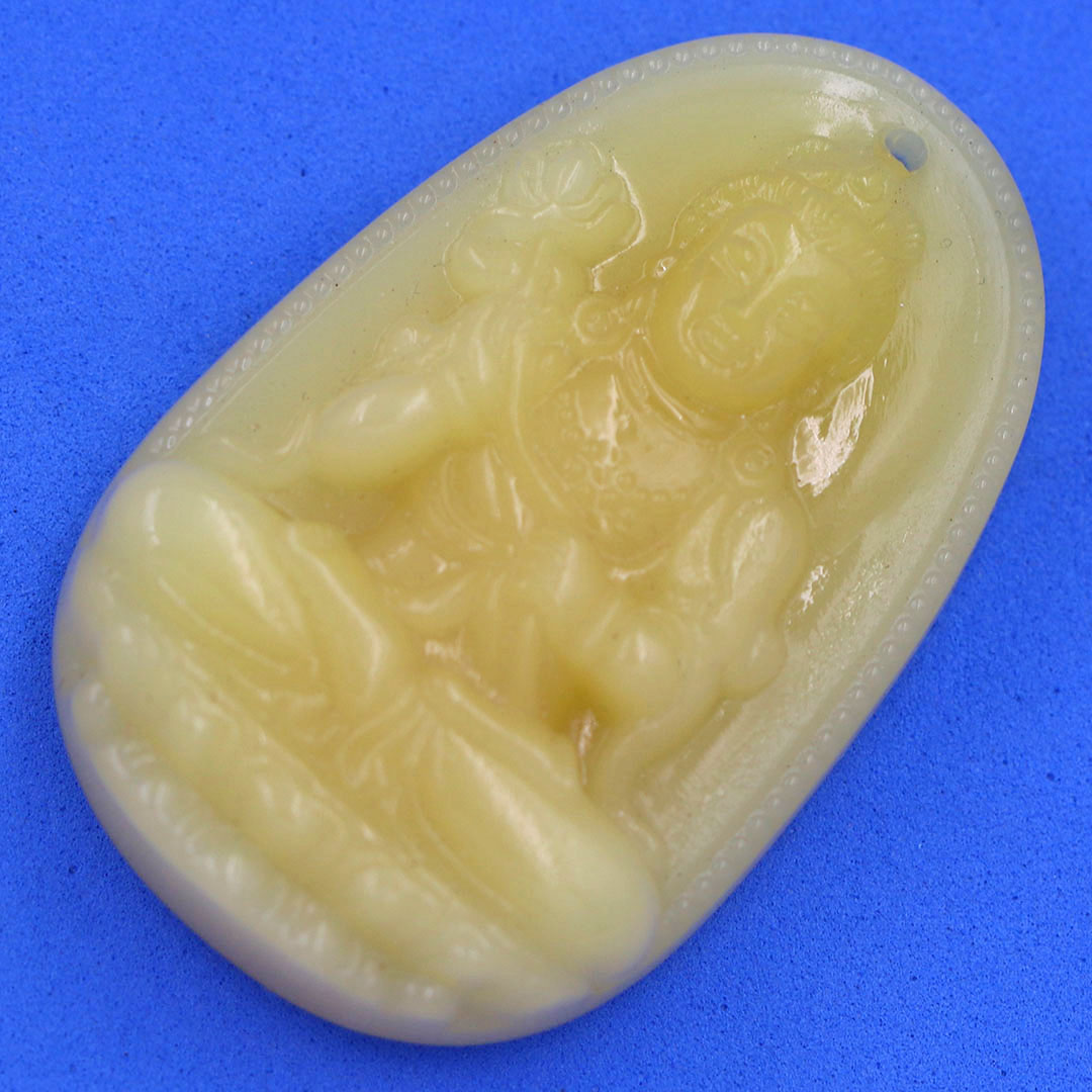 Mặt Phật Đại thế chí đá thạch anh vàng 4.3 cm kèm móc và dây chuyền inox vàng, Mặt Phật bản mệnh