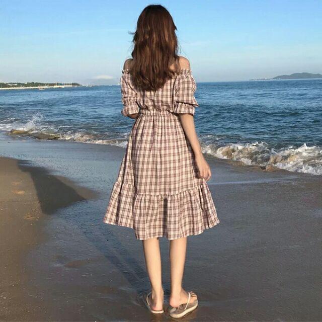 Váy trễ vai đuôi cá caro thắt eo xinh xắn