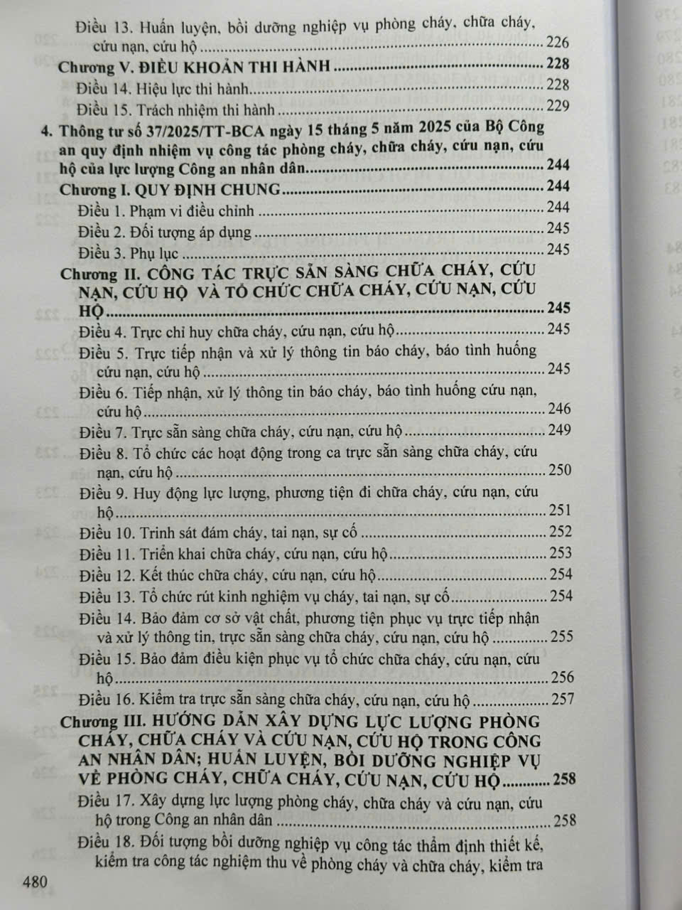 Sách Luật Phòng Cháy, Chữa Cháy Và Cứu Nạn, Cứu Hộ – Hệ Thống Văn Bản Quy Định, Hướng Dẫn Chi Tiết Thi Hành (V2586T)