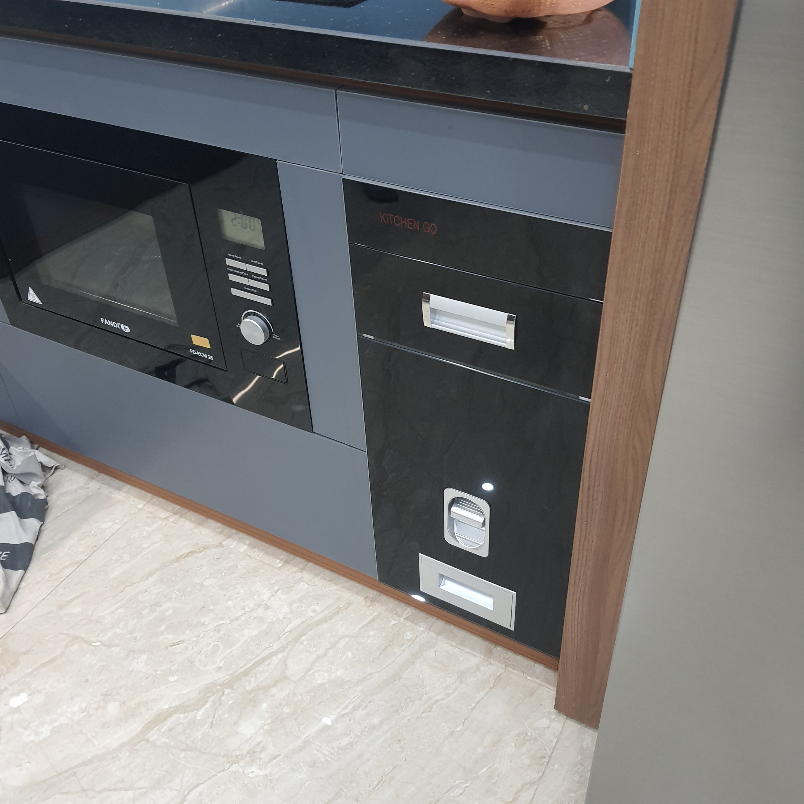 Thùng Gạo Thông Minh Mặt Gương Cường Lực KITCHENGO Tủ Bếp - Sản Phẩm Chống Xước Cao Cấp