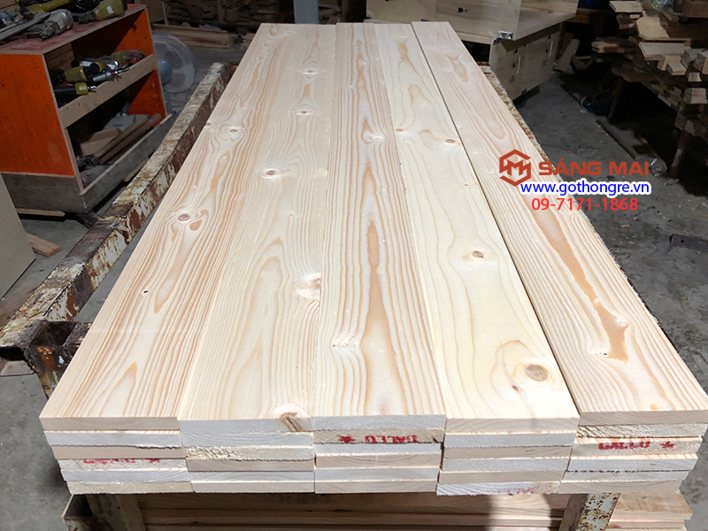 - Thanh gỗ thông mặt rộng 10cm x dày 1,5cm x dài 1m2 + láng nhẵn mịn 4 mặt