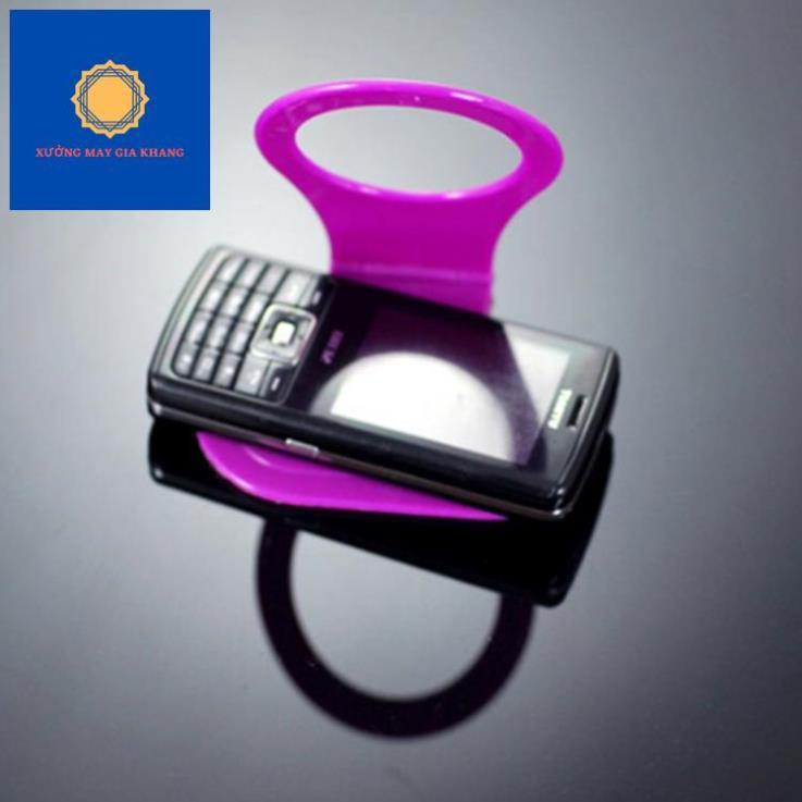 Giá Đỡ Điện Thoại Khi Sạc, tiện lợi ở không gian nhỏ - GiaKhang