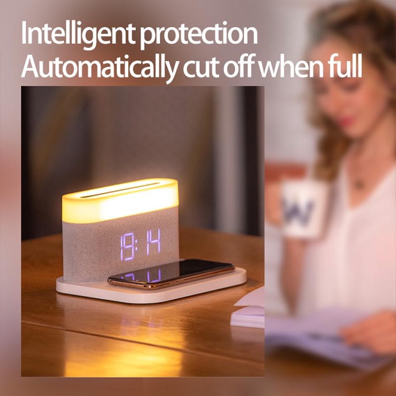 Đồng Hồ Báo Thức Điện Tử Tráng Gương Đa Năng Kèm Sạc Không Dây Tiện Dụng