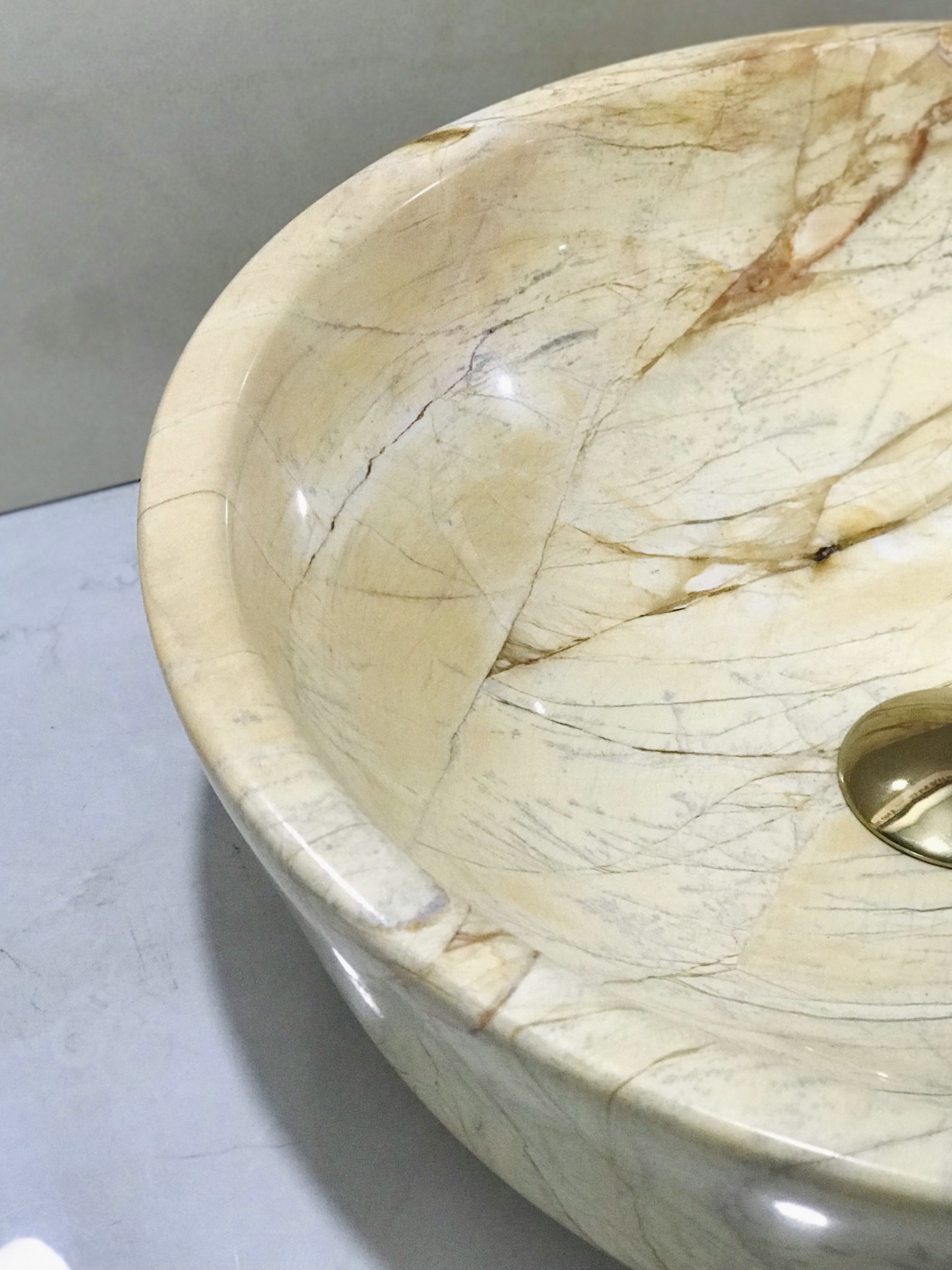 LAVABO ĐẶT BÀN ĐÁ ĐÁ TỰ NHIÊN TRÒN DÀY MÀU VÀNG CÁT VTD50