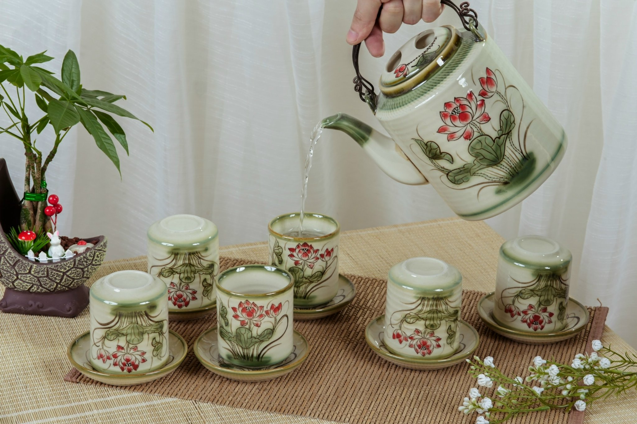 Bộ ấm tích vẽ sen gốm sứ Gia Hưng Bát Tràng