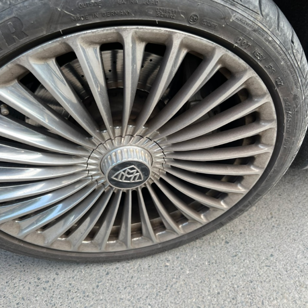 Logo chụp mâm, ốp lazang bánh xe ô tô Maybach BC-TY - Chất liệu hợp kim nhôm cao cấp