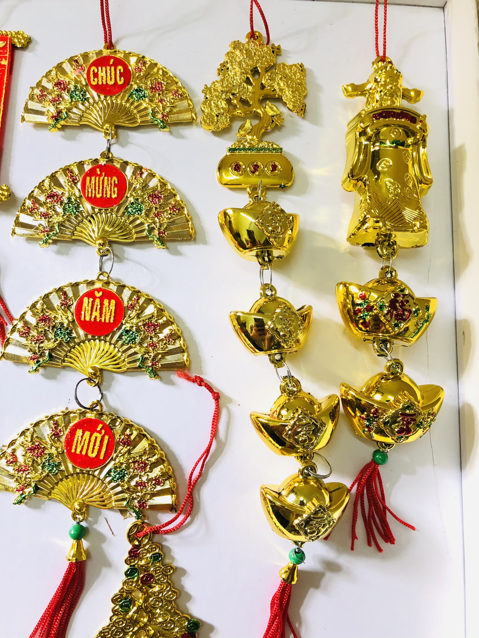 Combo 18 Dây Treo Đồng Tiền Vàng Câu Đối Thần Tài Mang Mai Mắn Tài Lộc