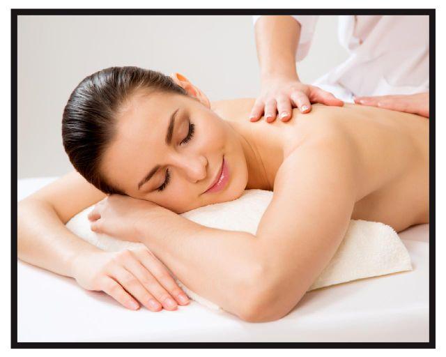 Decal dán tường cô gái spa 157_nhiều kích thước
