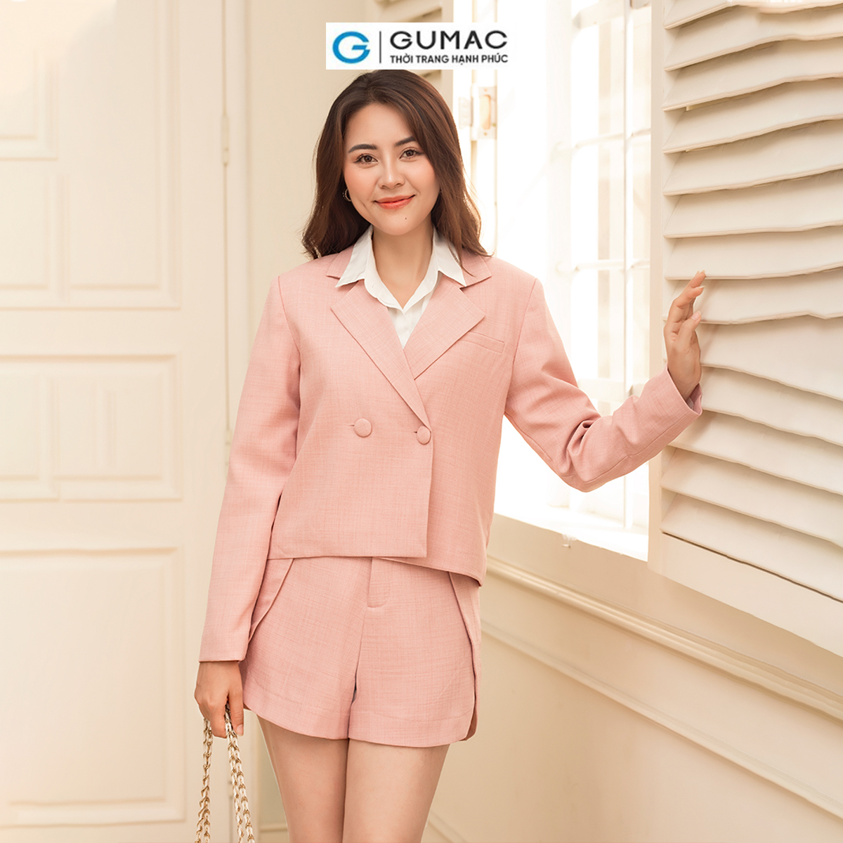 Set lẻ Áo blazer dáng lửng thời trang GUMAC AD06066 - Quần short đắp vạt thời trang GUMAC QD06065