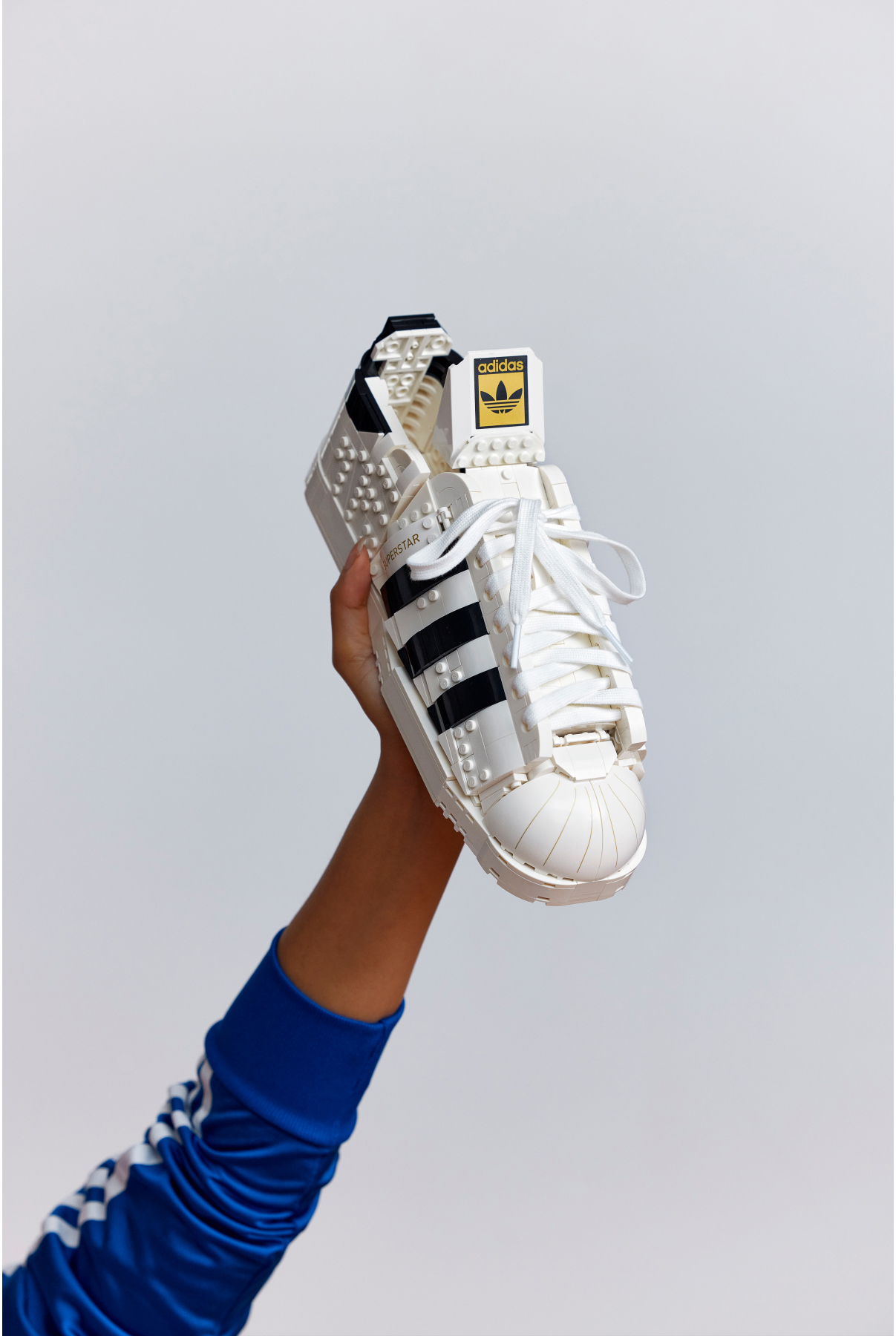 LEGO Icons 10282 Giày Thể Thao Adidas Originals Superstar (731 chi tiết)