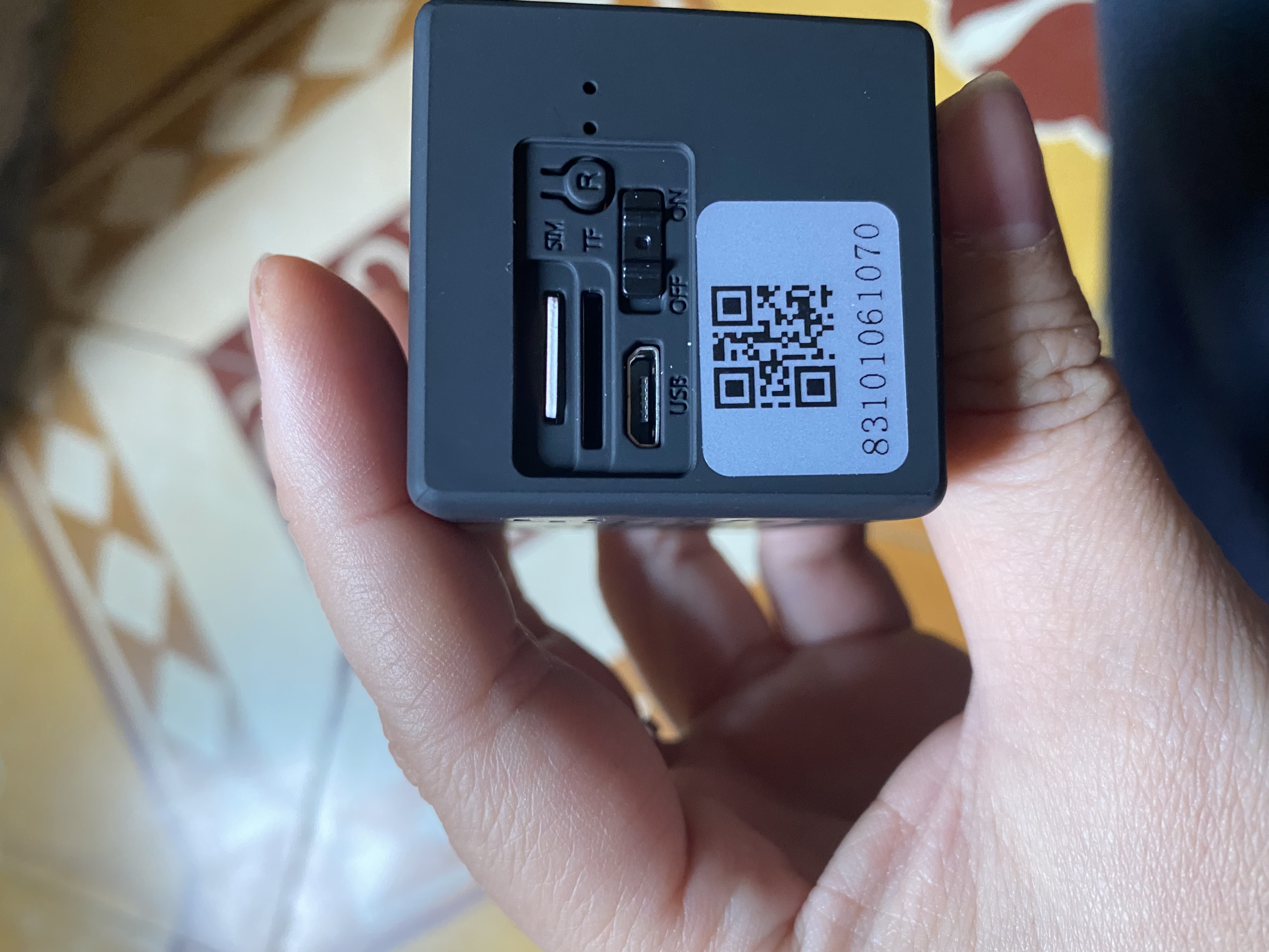 Camera mini lắp sim 4G-1080p xem qua đt kèm thẻ 64Gb