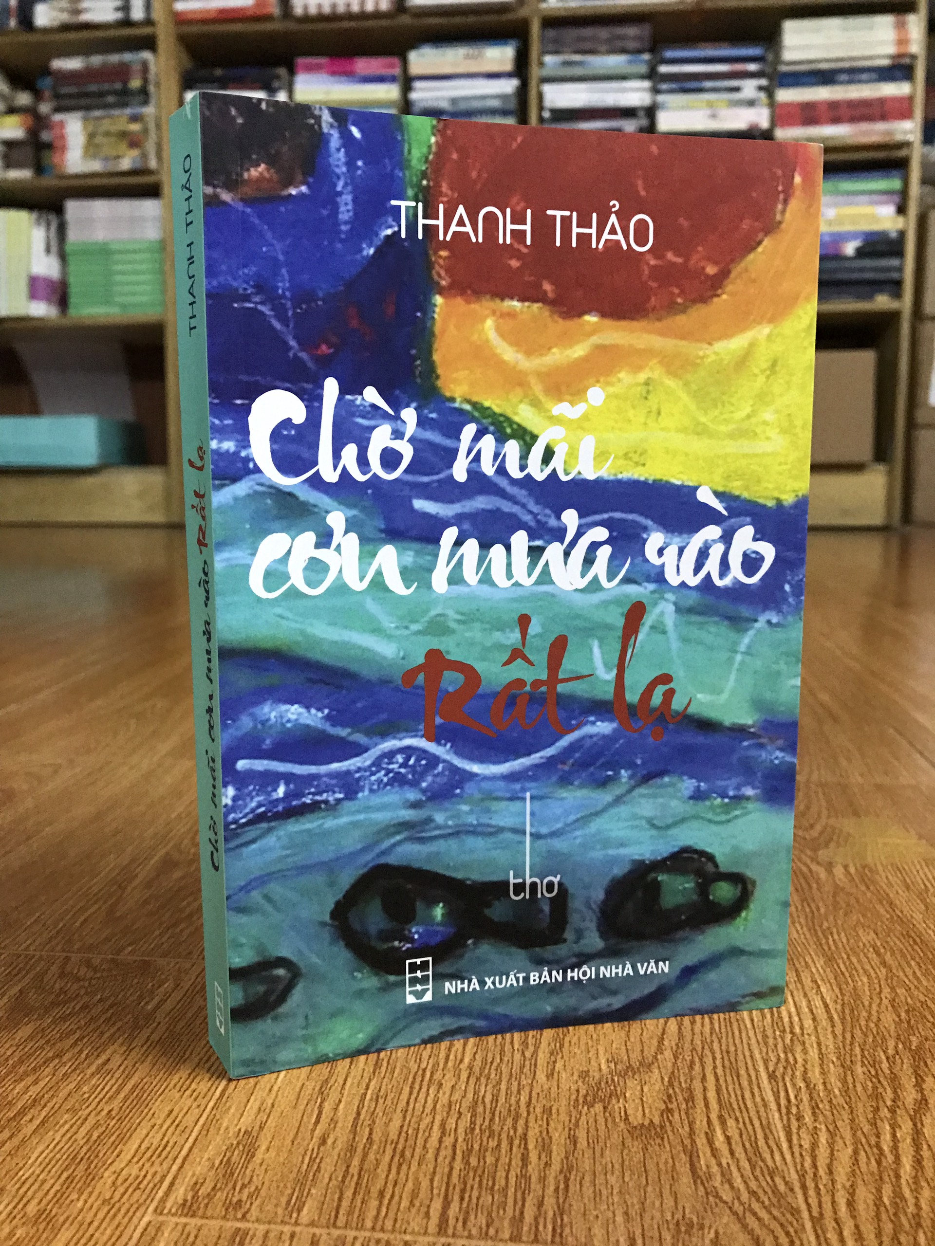 Combo thơ hay: XỨ RUNG MỘT NGỌN MÂY - CHỜ MÃI CƠN MƯA RÀO RẤT LẠ (tặng kèm bookmark)