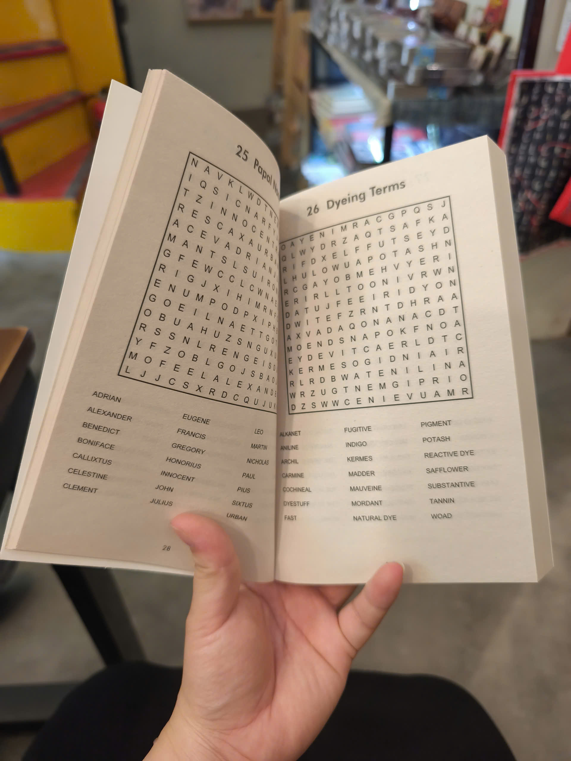 Sách - Bumper Book of Wordsearch Book 1 | Games / Ngoại văn Nhập khẩu UK / Trò chơi tìm từ giải trí