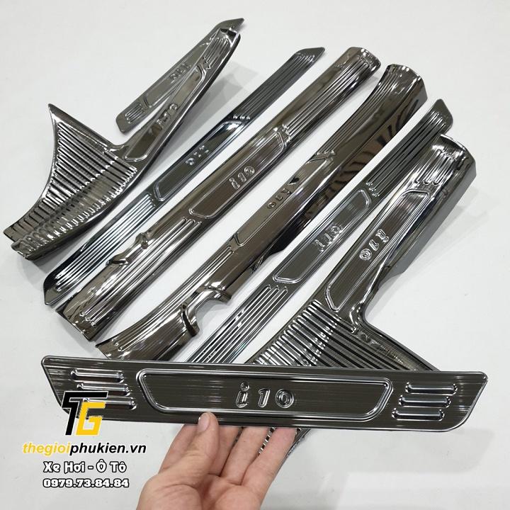 TRỌN BỘ Nẹp bước chân và ốp chống trầy cốp trong Hyundai Grand i10 2021