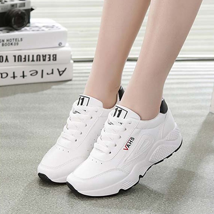 Giày thể thao nữ giá rẻ re