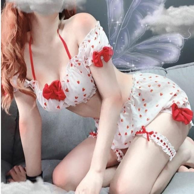 Bộ đồ ngủ mặc nhà sexy quần đùi áo croptop hai dây in hình dâu tây xinh xắn
