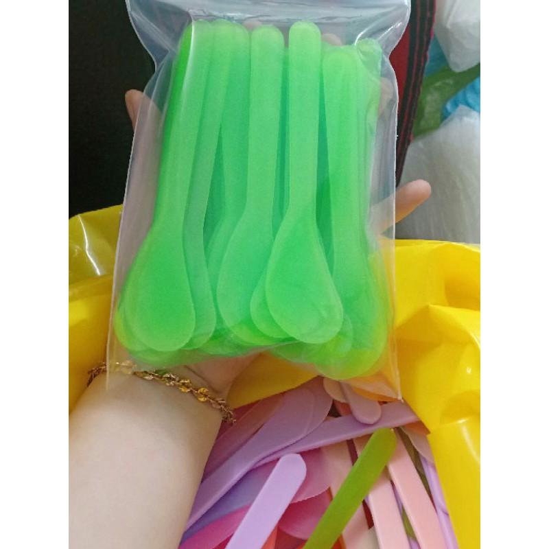 50 que quét mặt nạ_màu xanh lá