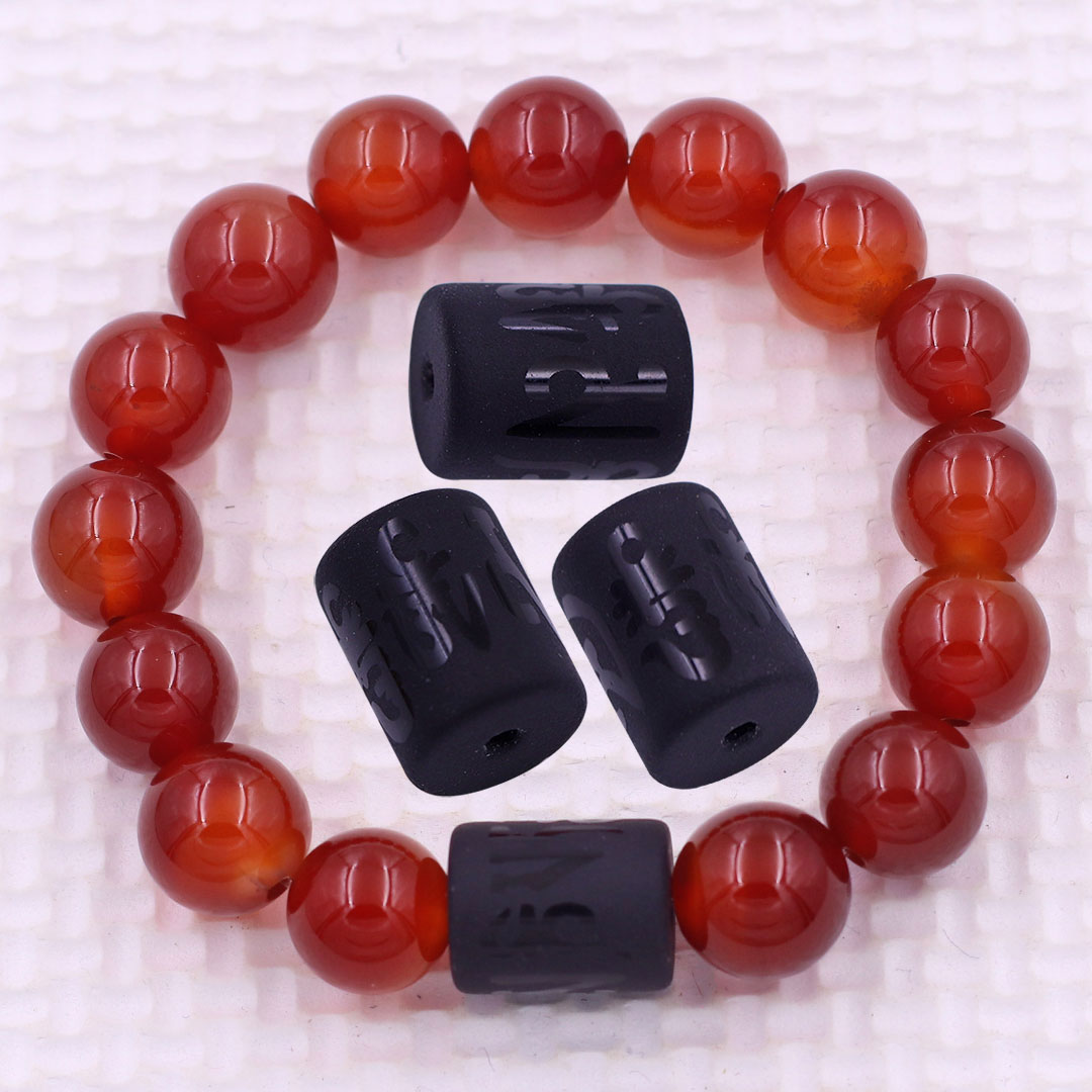 Vòng chuỗi đeo tay mã não cam đỏ charm lục tự Đại minh chân ngôn, 10 ly, Om Mani Padme Hūm, Chân ngôn Lục tự