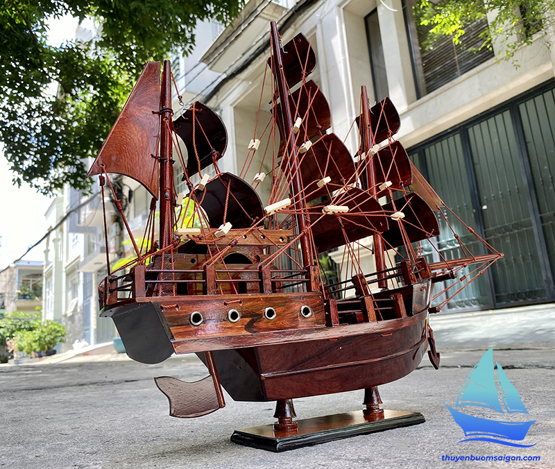 Thuyền buồm gỗ Cẩm Lai dài 55cm, trang trí bàn làm việc, quà tặng phong thủy