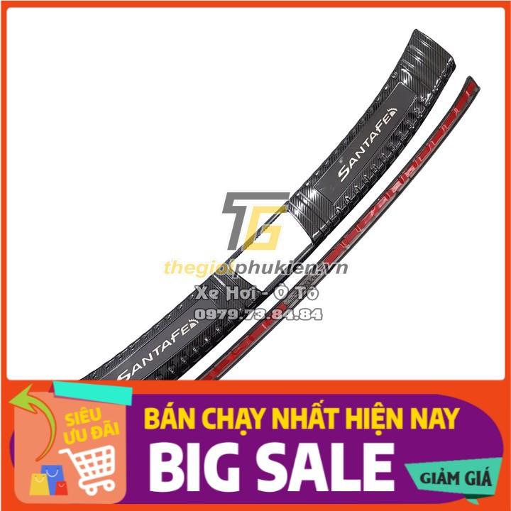 Bộ Ốp bậc cốp Hyundai Santafe 2019-2020 vân Carbon
