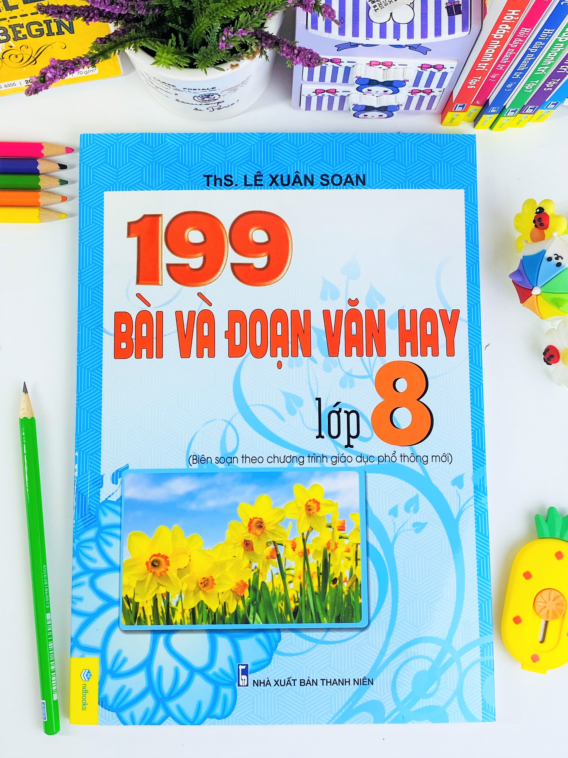 Sách - 199 Bài Và Đoạn Văn Hay Lớp 8 - Biên Soạn Theo Chương Trình GDPT mới - ndbooks