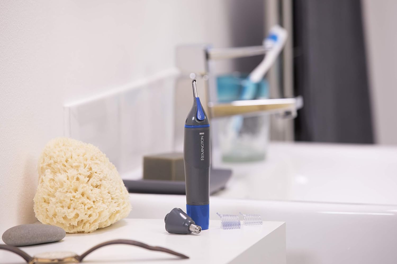 Máy cắt tỉa lông mũi, lông tai Remington NE3850 Hàng chính hãng