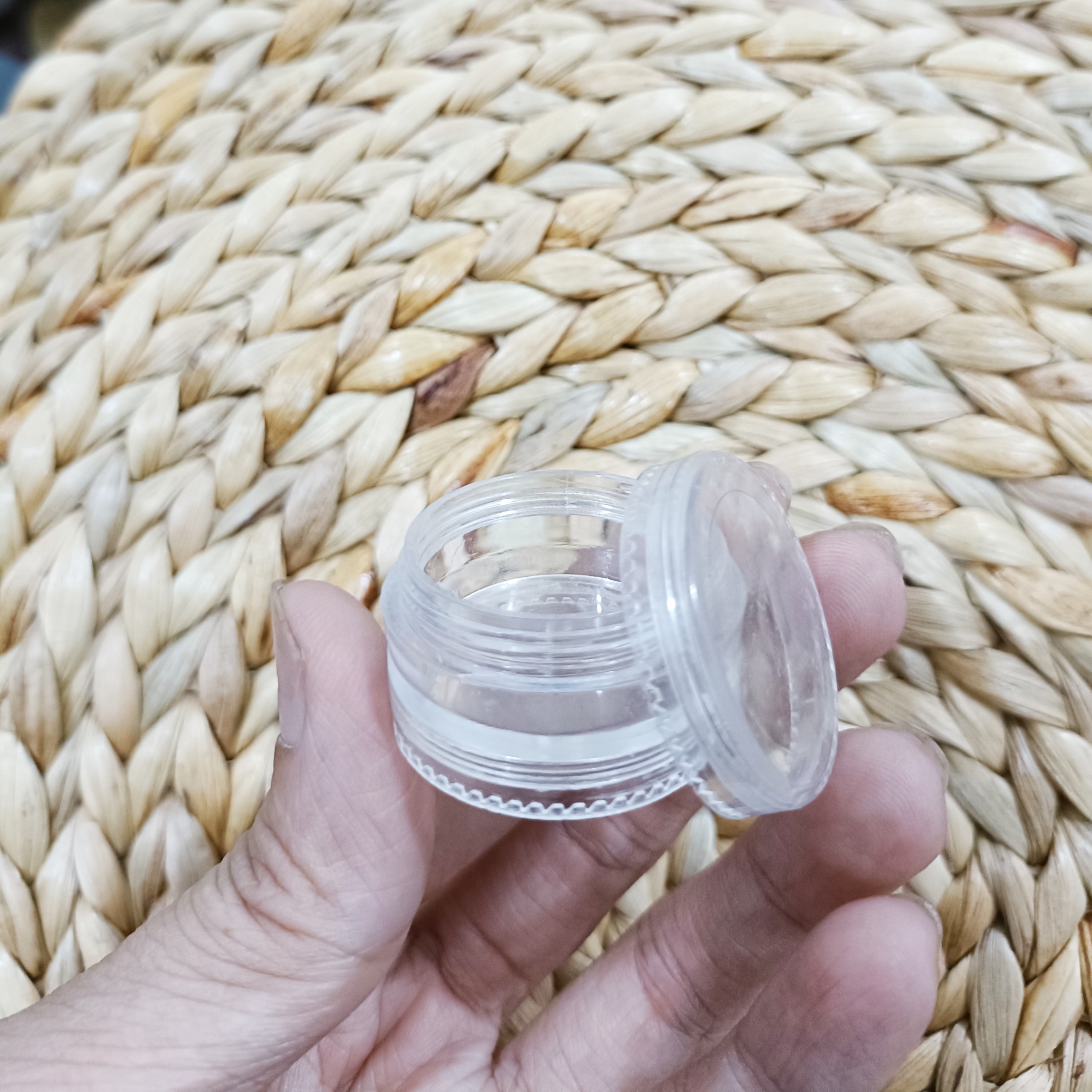 Bộ 5 Hủ Rỗng 5G Trong - T62 - Nắp Trong Có Thể Xếp Chồng Nhiều Hủ Lên Nhau Tạo Thành Son Tầng Siêu Xinh