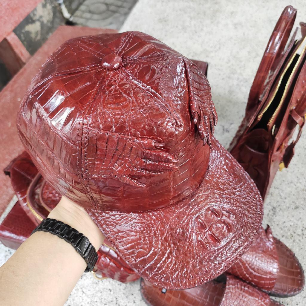 Nón da cá sấu có móng siêu đẹp..