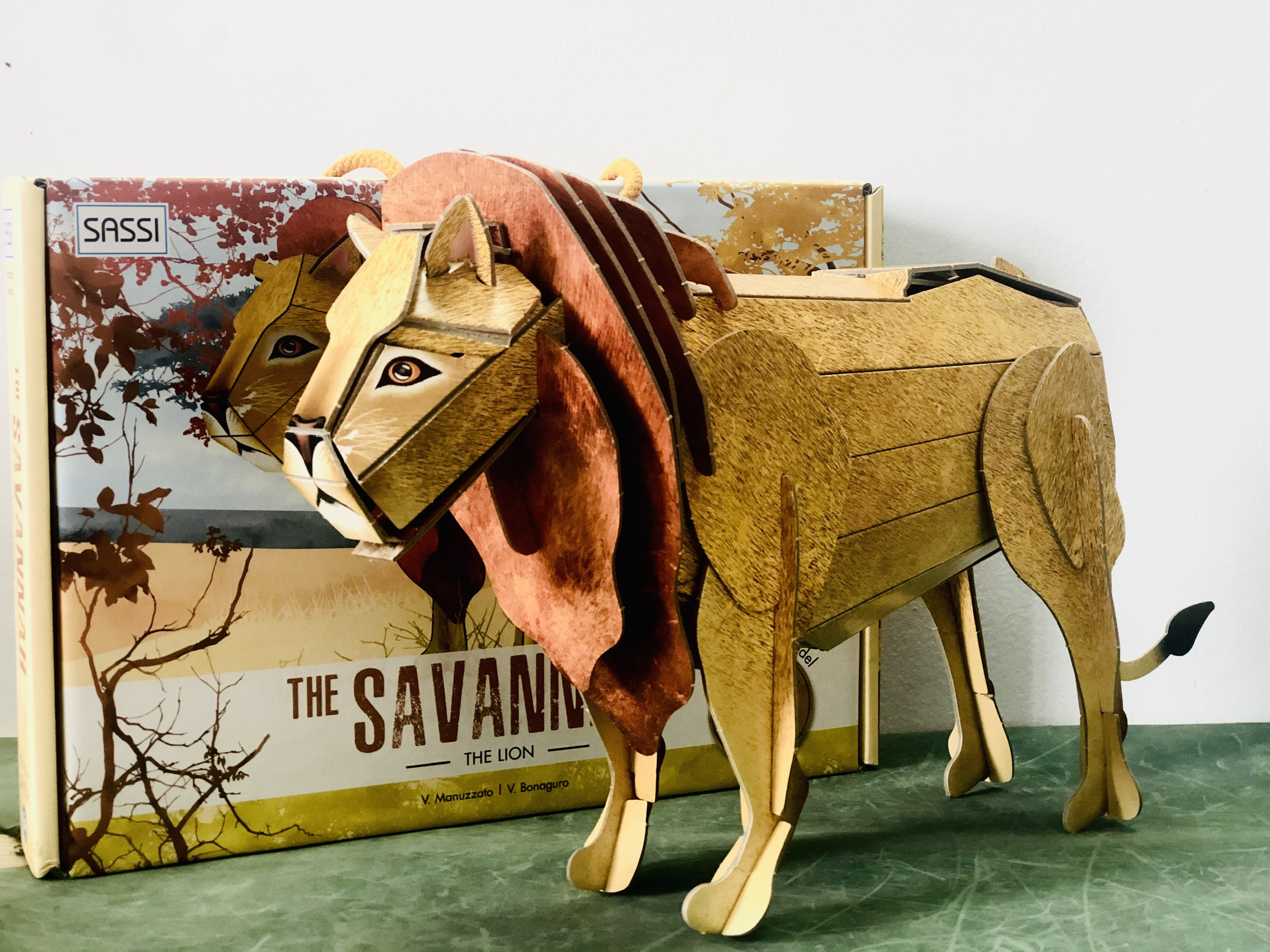 Mô hình giấy 3D Vua Sư Tử chính hãng Sassi Junior THE SAVANNAH - THE LION