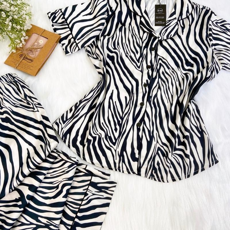 Bộ đồ Pyjama, đồ mặc nhà nữ VILADY - B107 kiểu tay ngắn quần dài họa tiết VẰN thanh lịch chất liệu lụa Pháp cao cấp (lụa latin)