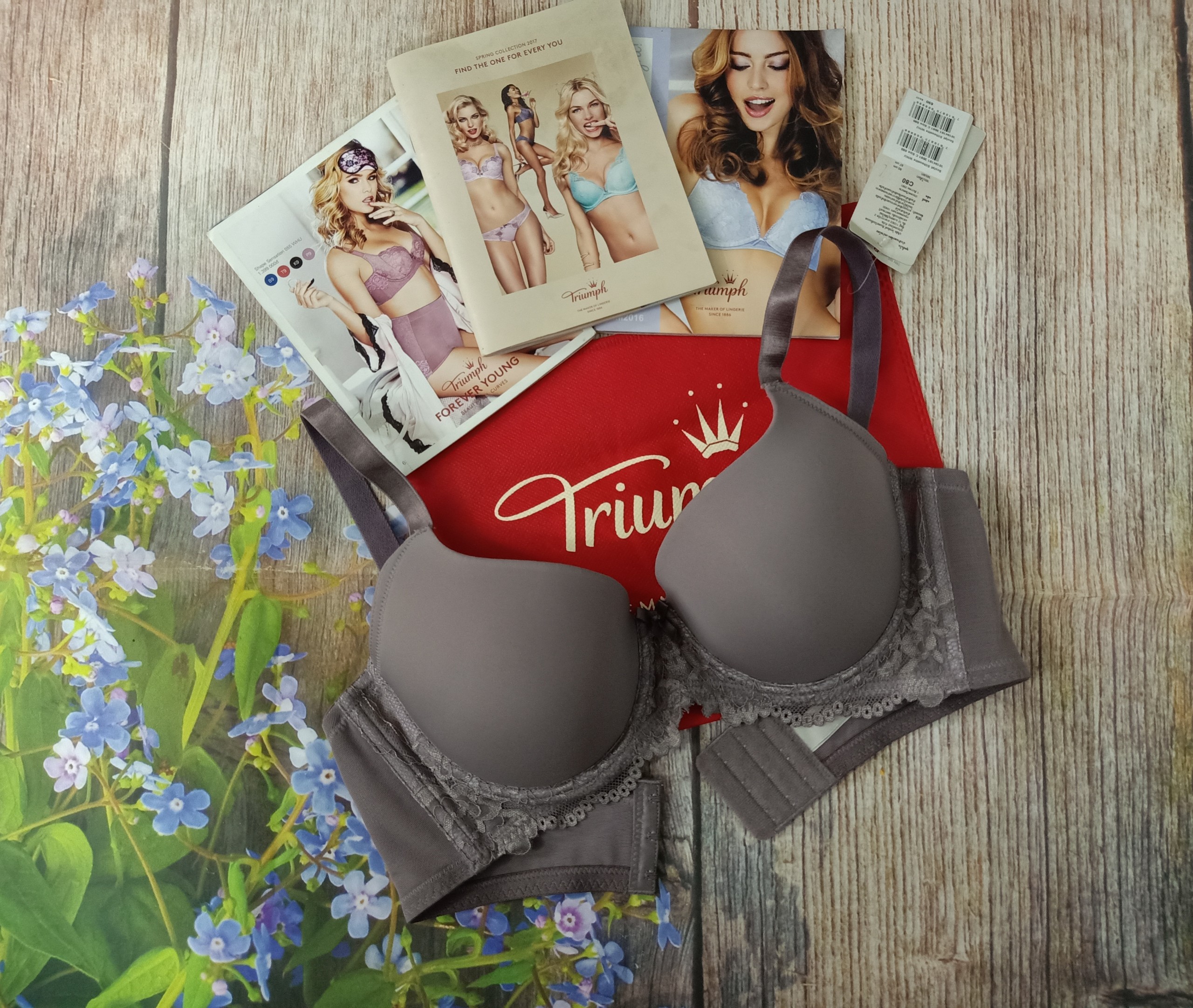 Áo ngực nữ - Áo lót nữ Triumph 4455 có gọng, mút vừa, bản lưng to định hình ôm nâng đẩy ngực