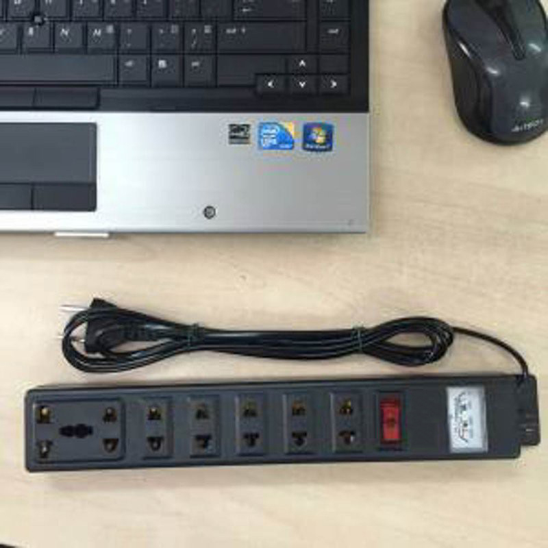 Ổ Cắm Điện Mã L.T 6 Phích 2 Chấu, 1 Phích 3 Chấu Dây Dài 1.5m Công Suất 800W
