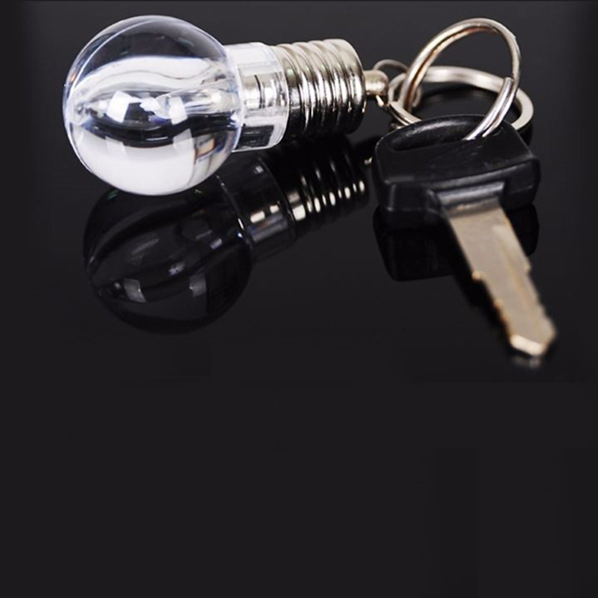 Set 2 móc khóa hình bóng đèn có đèn led phát sáng 7 mầu hiện đại MK11