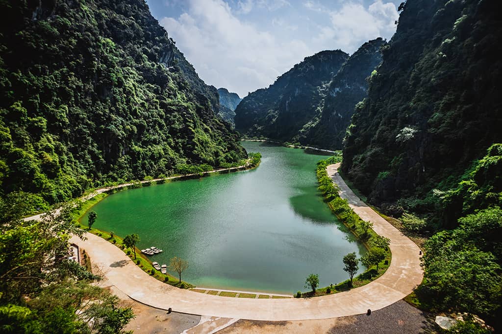 Tour ghép trọn gói 1 ngày Hang Múa - Tràng An
