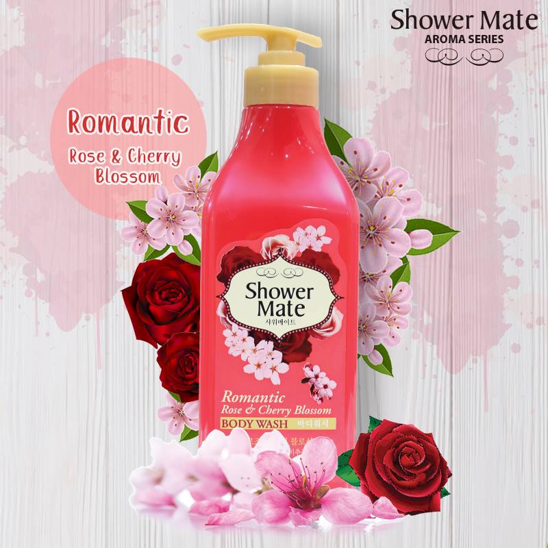 Sữa tắm dạng Gel ngăn ngừa các vết rám đen Showermate hương hoa Đào và hoa Hồng Hàn Quốc 550ml tặng móc khóa