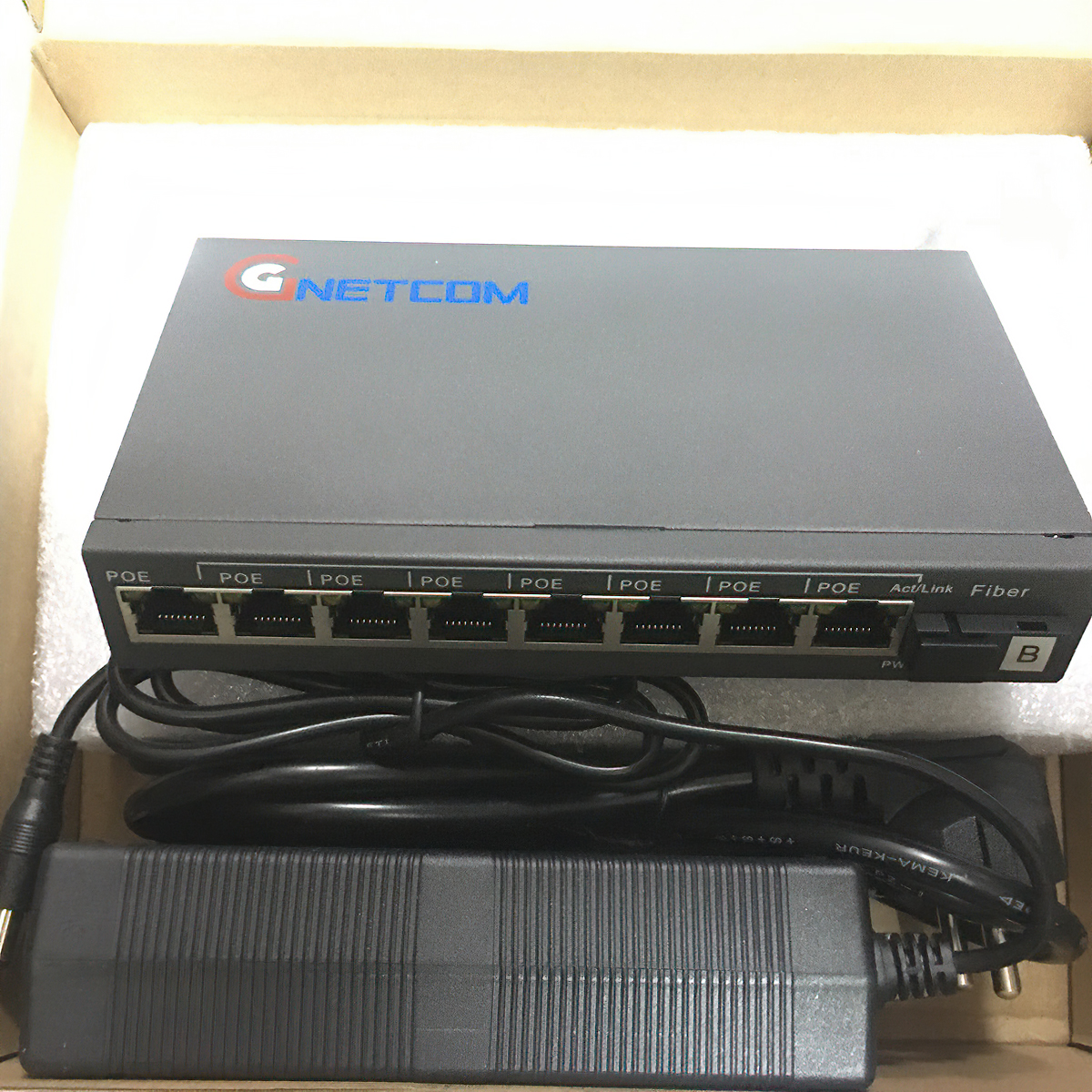 Bộ chuyển đổi quang điện  POE 8xJ45 10/100M kèm cổng  SC 1 sợi GNETCOM GNC-6108FE-25B - Hàng Chính hãng